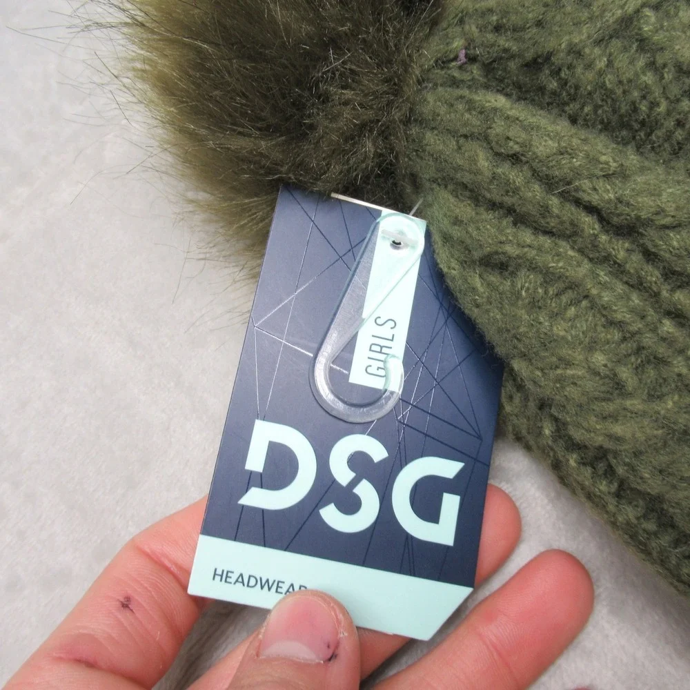 DSG Cable Pom Beanie Girls One Size Fits All Green Winter Outdoor Knit‎ $14 NEW